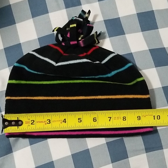 Old Navy Hat and Scarf set - Picture 8 of 11